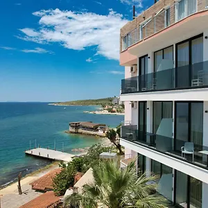 Piccolino 3*, Sarandë Albánie